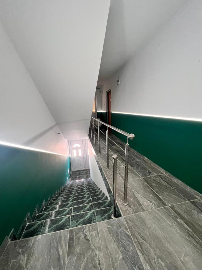 Hypnotic Villa Питешти Экстерьер фото