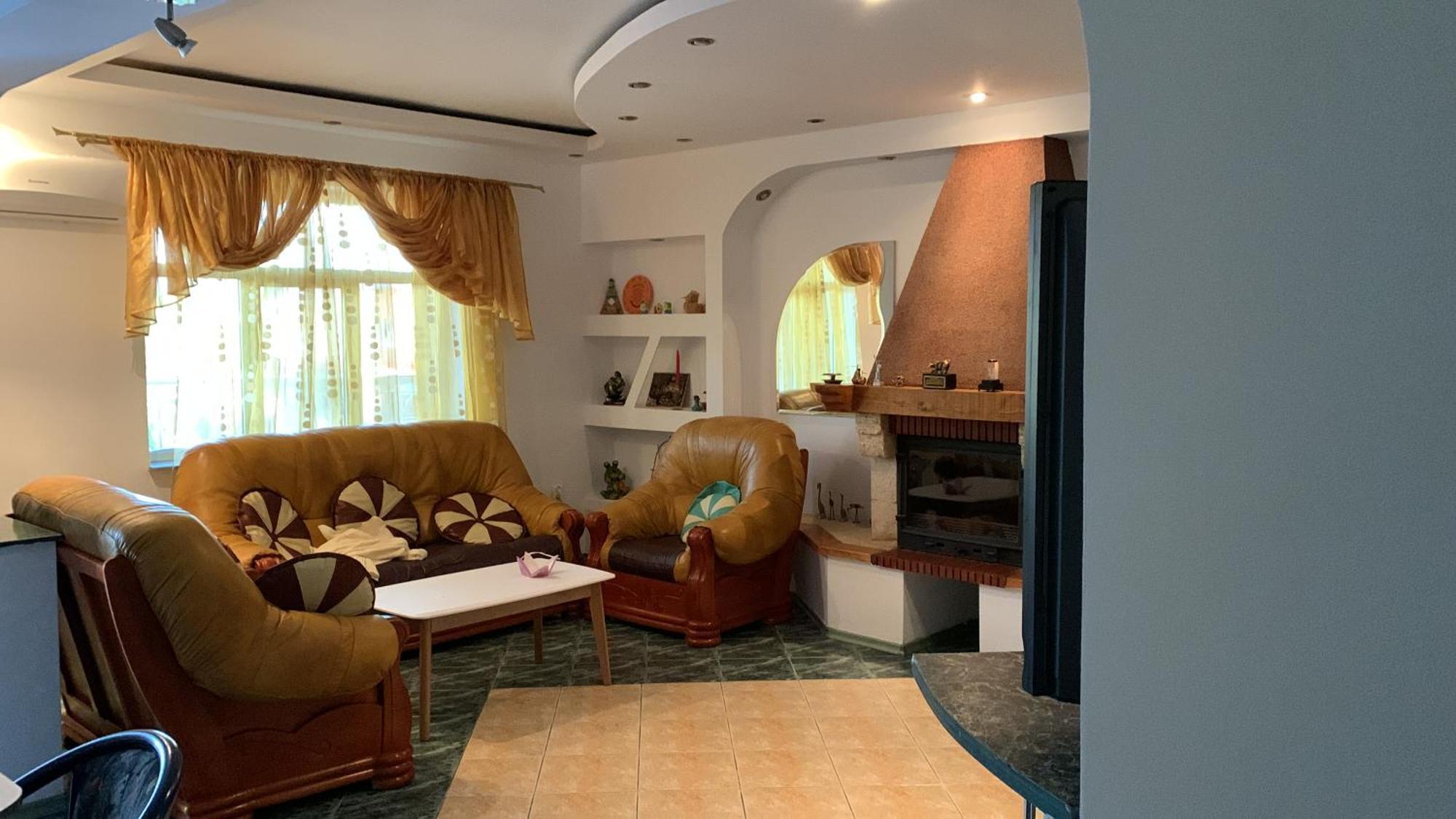 Hypnotic Villa Питешти Экстерьер фото